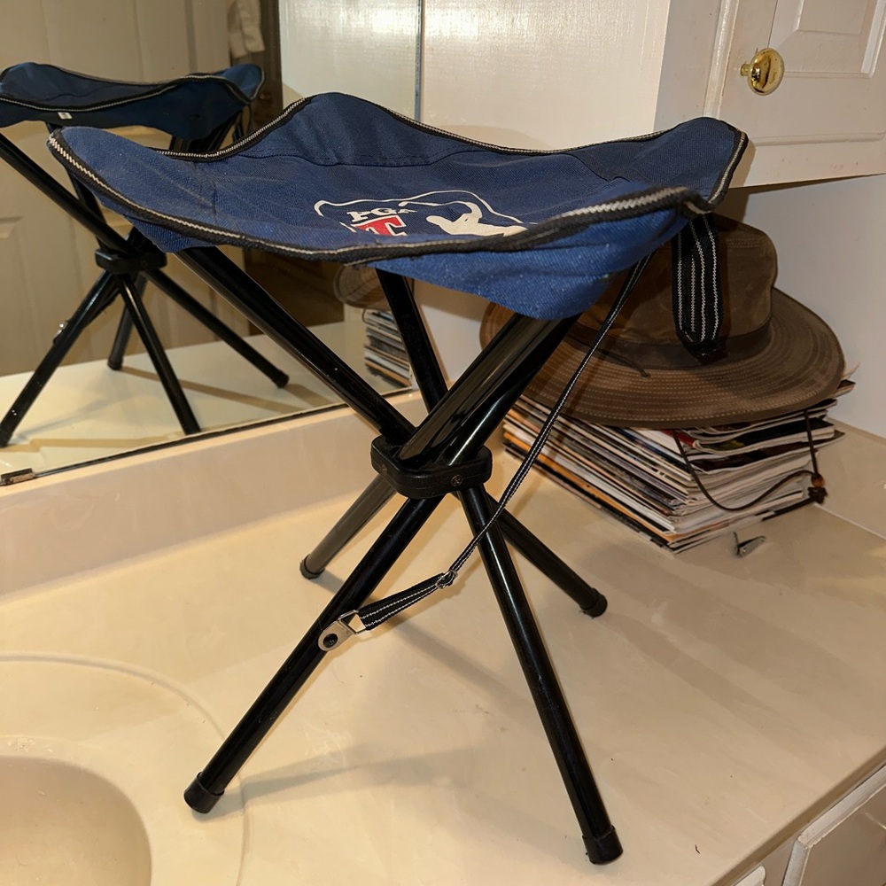 PGA Tour fold out stool